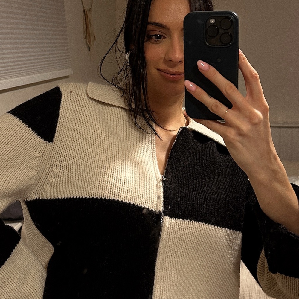 Meet your Posher, Roya - Picture 3 of 5